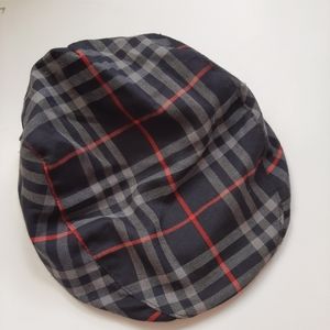 Burberrys of london vintage large navy plaid paperboy flat cap